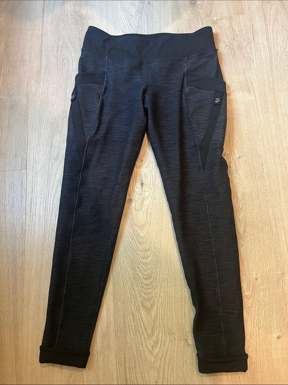 Lululemon leggings with side pockets